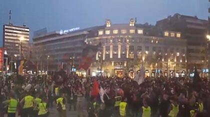 Protest “Rame uz rame – radnici i studenti“ na Trgu republike u Beogradu, žene u prvim redovima na blokadama i protestima